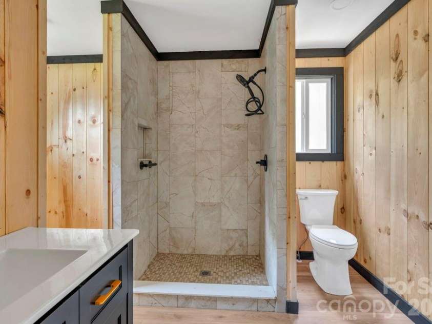 209 Meadow Loop, Newland, NC 28657.  MLS# CAR4397008, YatesRealty ID 32592. 
