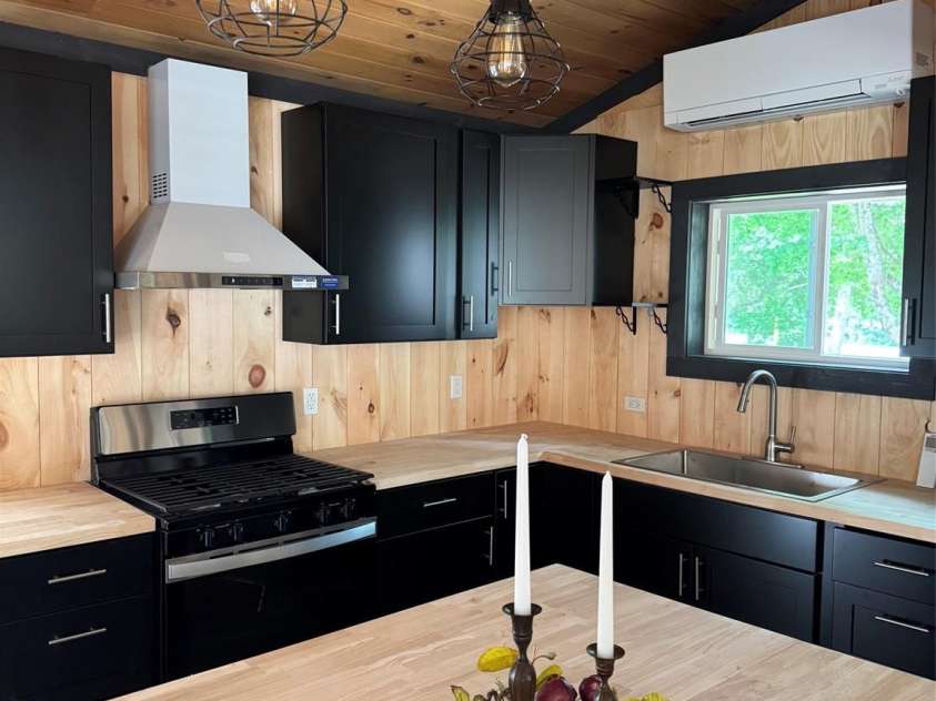 209 Meadow Loop, Newland, NC 28657.  MLS# CAR4397008, YatesRealty ID 32592. 