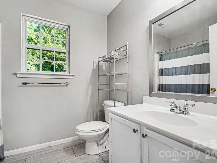 2155 Culp Farms Drive, Fort Mill, SC 29715.  MLS# CAR4396529, YatesRealty ID 32593. 