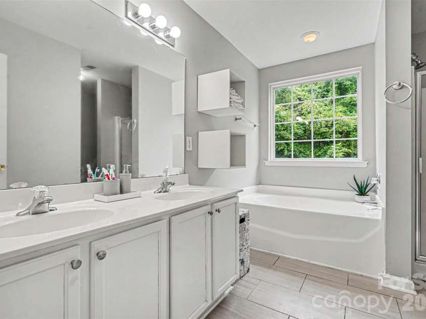 2155 Culp Farms Drive, Fort Mill, SC 29715.  MLS# CAR4396529, YatesRealty ID 32593. 