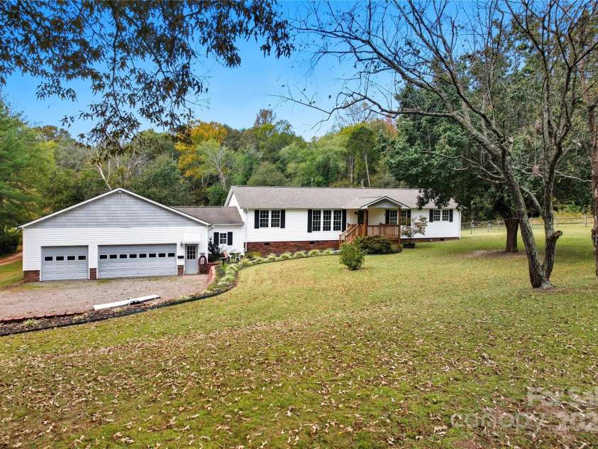 1116 Lewis Ferry Road, Statesville, NC 28677.  MLS# CAR4311790, YatesRealty ID 32594. 