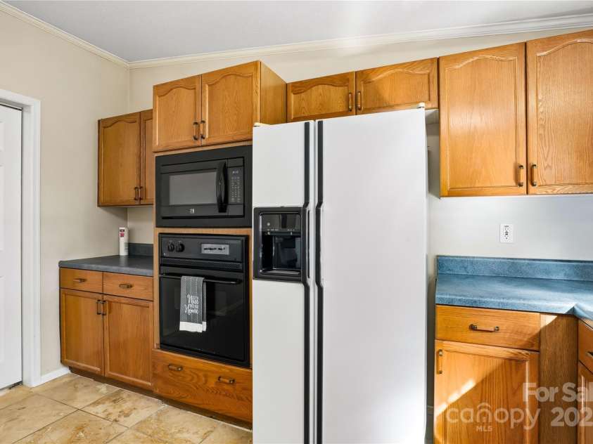 1116 Lewis Ferry Road, Statesville, NC 28677.  MLS# CAR4311790, YatesRealty ID 32594. 