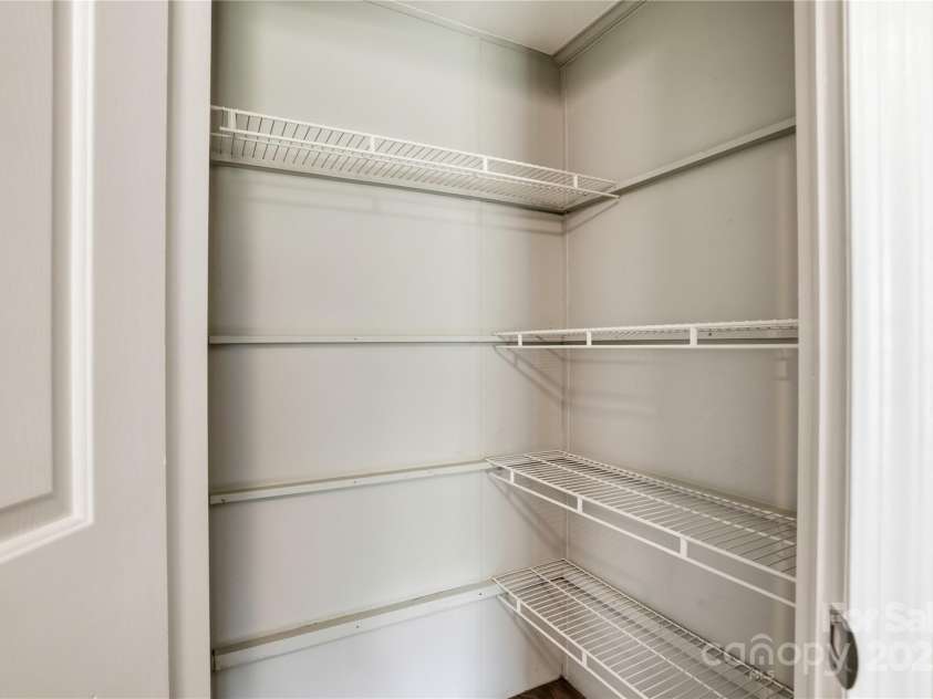 1116 Lewis Ferry Road, Statesville, NC 28677.  MLS# CAR4311790, YatesRealty ID 32594. 