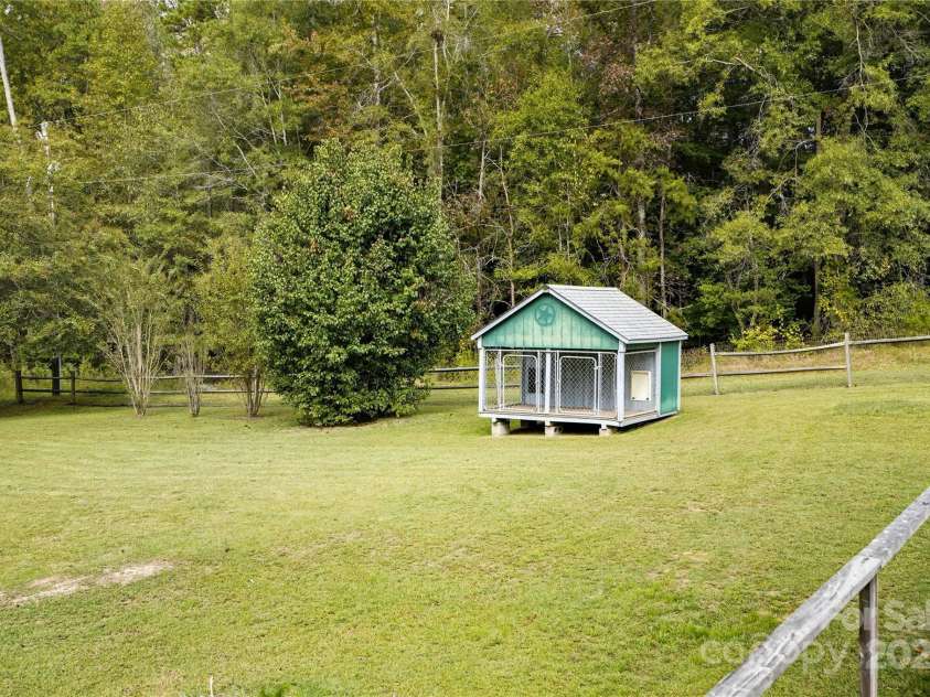 1116 Lewis Ferry Road, Statesville, NC 28677.  MLS# CAR4311790, YatesRealty ID 32594. 