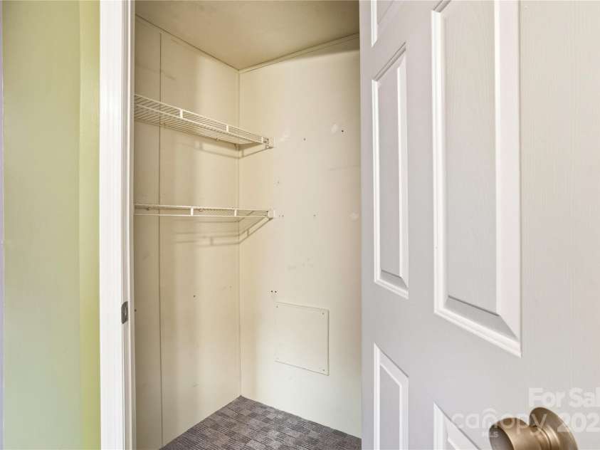 1116 Lewis Ferry Road, Statesville, NC 28677.  MLS# CAR4311790, YatesRealty ID 32594. Large Closet