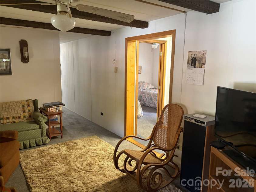 42 Country Meadows Road, Burnsville, NC 28714.  MLS# CAR4395120, YatesRealty ID 32594. 