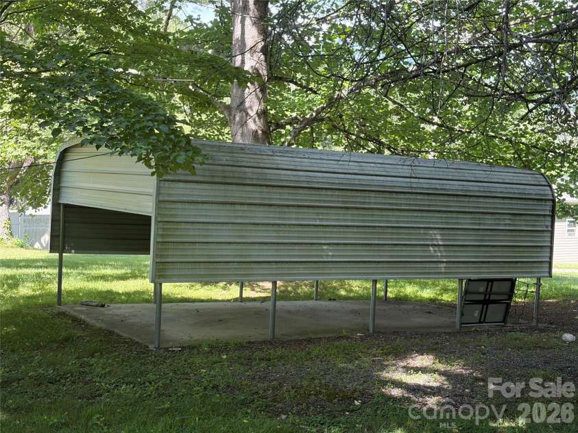 42 Country Meadows Road, Burnsville, NC 28714.  MLS# CAR4395120, YatesRealty ID 32594. 