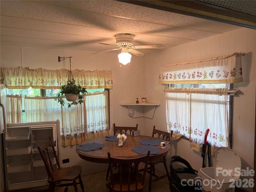 42 Country Meadows Road, Burnsville, NC 28714.  MLS# CAR4395120, YatesRealty ID 32594. 