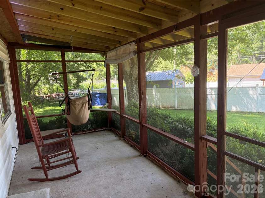 42 Country Meadows Road, Burnsville, NC 28714.  MLS# CAR4395120, YatesRealty ID 32594. Relax