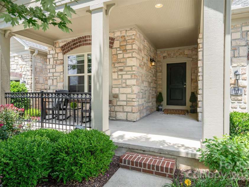 5214 Polo Gate Boulevard, Charlotte, NC 28216.  MLS# CAR4258851, YatesRealty ID 32596. 
