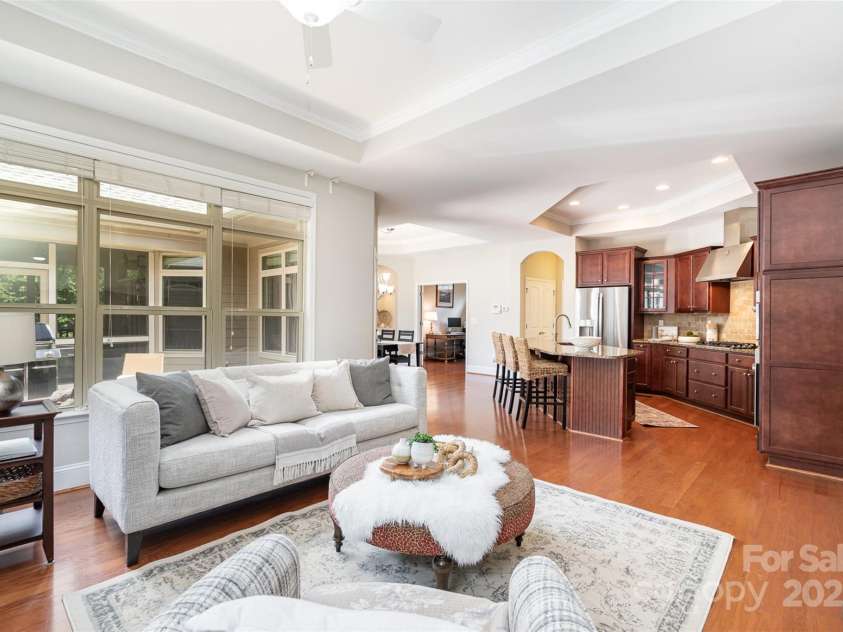 5214 Polo Gate Boulevard, Charlotte, NC 28216.  MLS# CAR4258851, YatesRealty ID 32596. 