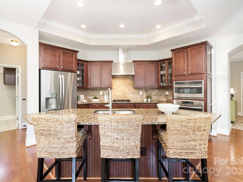 5214 Polo Gate Boulevard, Charlotte, NC 28216.  MLS# CAR4258851, YatesRealty ID 32596. 