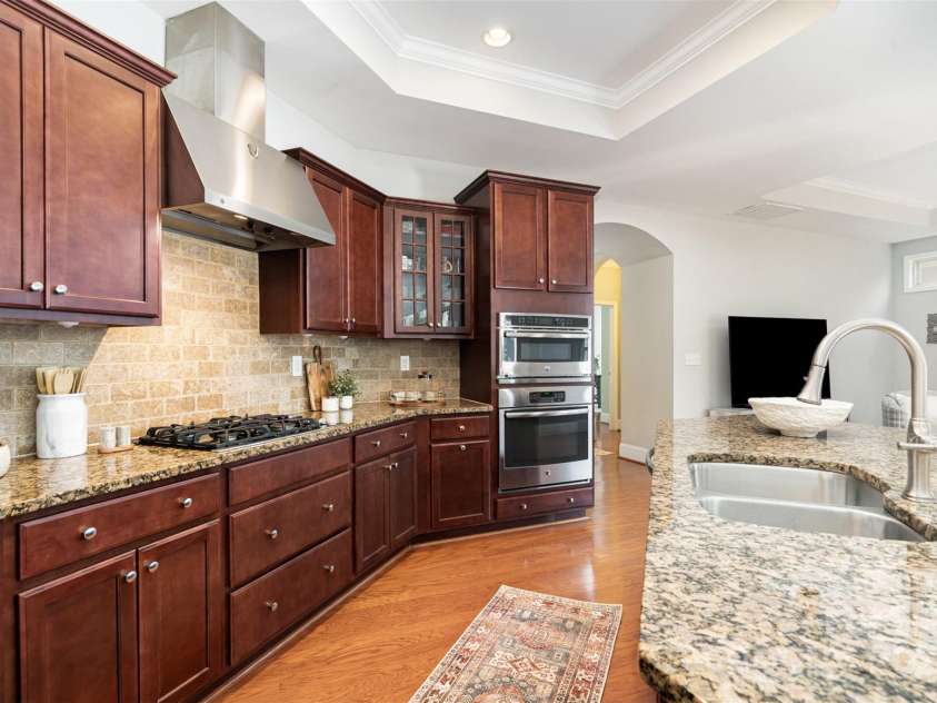 5214 Polo Gate Boulevard, Charlotte, NC 28216.  MLS# CAR4258851, YatesRealty ID 32596. 
