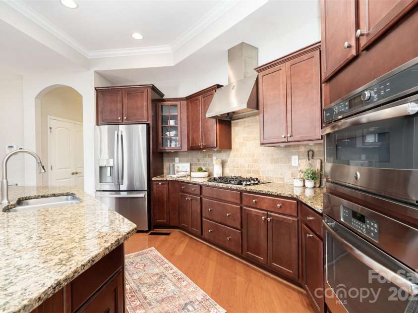 5214 Polo Gate Boulevard, Charlotte, NC 28216.  MLS# CAR4258851, YatesRealty ID 32596. 