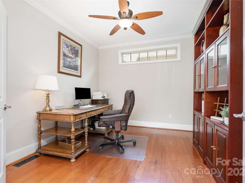 5214 Polo Gate Boulevard, Charlotte, NC 28216.  MLS# CAR4258851, YatesRealty ID 32596. 