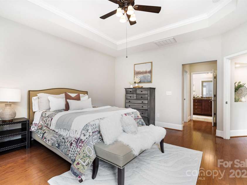 5214 Polo Gate Boulevard, Charlotte, NC 28216.  MLS# CAR4258851, YatesRealty ID 32596. 