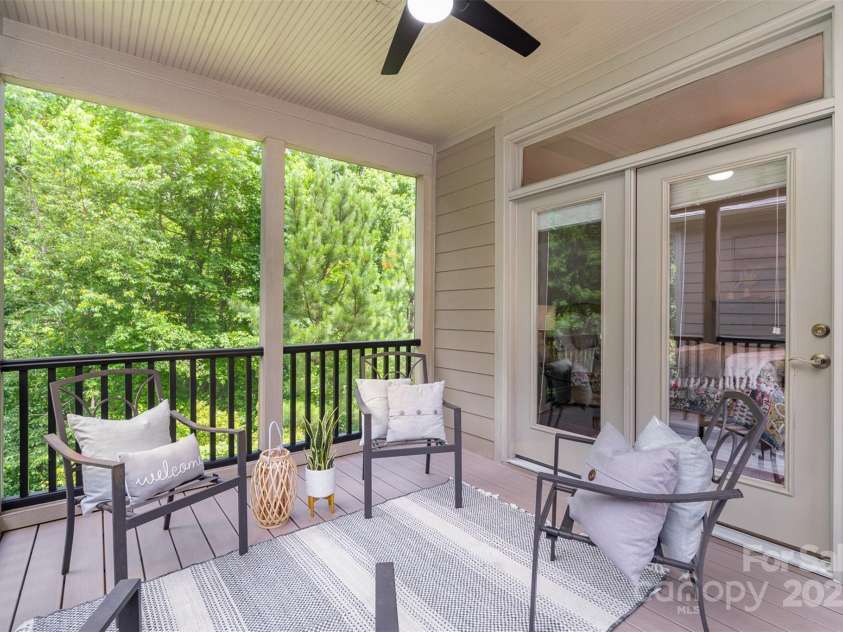 5214 Polo Gate Boulevard, Charlotte, NC 28216.  MLS# CAR4258851, YatesRealty ID 32596. 
