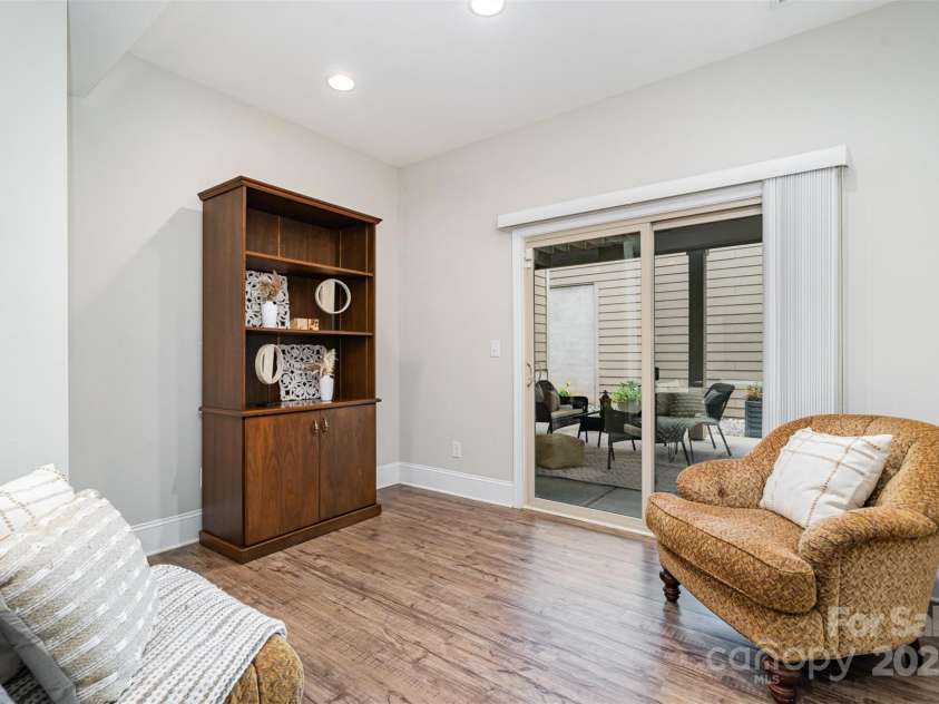 5214 Polo Gate Boulevard, Charlotte, NC 28216.  MLS# CAR4258851, YatesRealty ID 32596. 