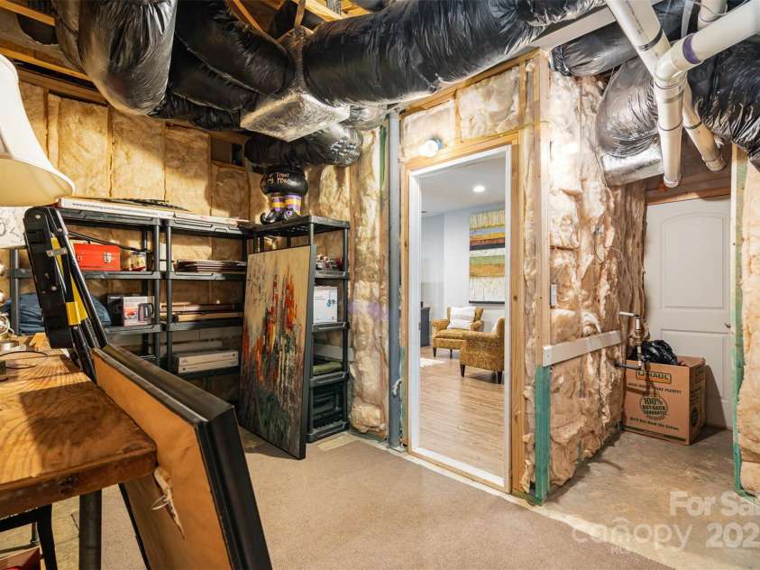 5214 Polo Gate Boulevard, Charlotte, NC 28216.  MLS# CAR4258851, YatesRealty ID 32596. 