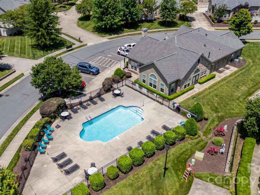 5214 Polo Gate Boulevard, Charlotte, NC 28216.  MLS# CAR4258851, YatesRealty ID 32596. 