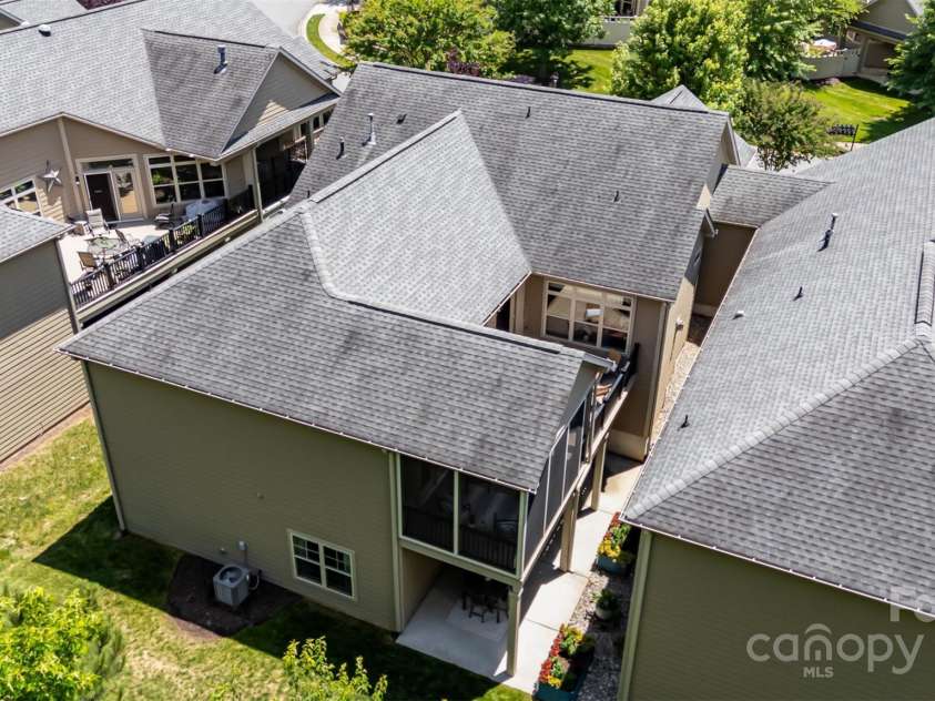 5214 Polo Gate Boulevard, Charlotte, NC 28216.  MLS# CAR4258851, YatesRealty ID 32596. 