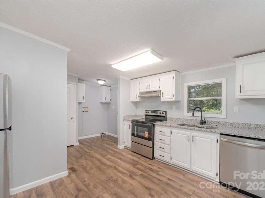 155 Springdale Acres Drive, Mooresville, NC 28115.  MLS# CAR4292907, YatesRealty ID 32597. 