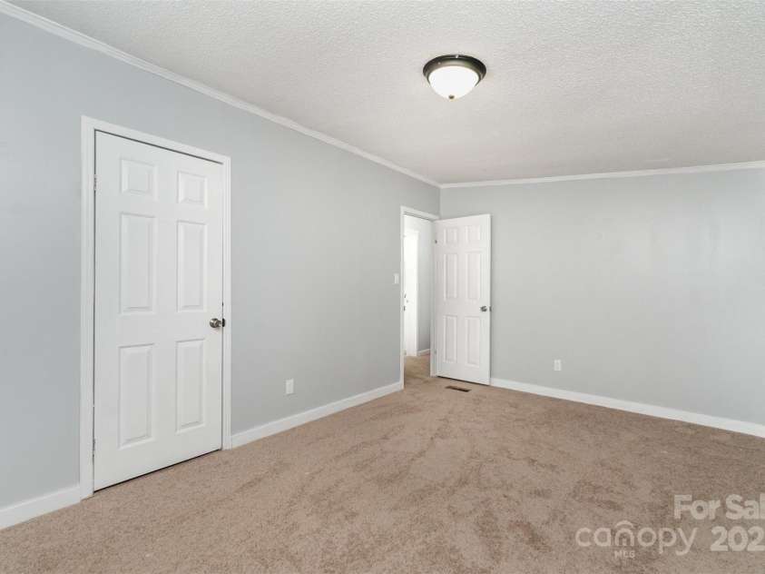 155 Springdale Acres Drive, Mooresville, NC 28115.  MLS# CAR4292907, YatesRealty ID 32597. 