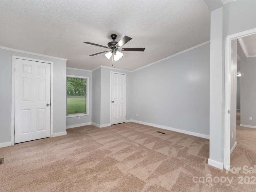 155 Springdale Acres Drive, Mooresville, NC 28115.  MLS# CAR4292907, YatesRealty ID 32597. 