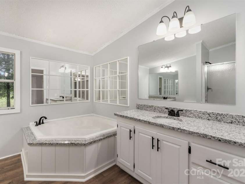 155 Springdale Acres Drive, Mooresville, NC 28115.  MLS# CAR4292907, YatesRealty ID 32597. 