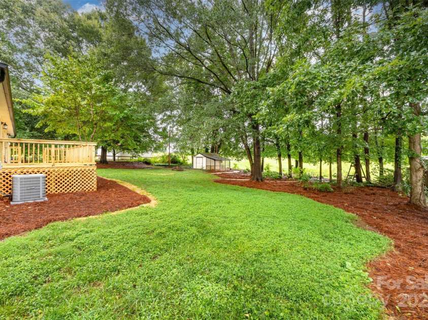 155 Springdale Acres Drive, Mooresville, NC 28115.  MLS# CAR4292907, YatesRealty ID 32597. 