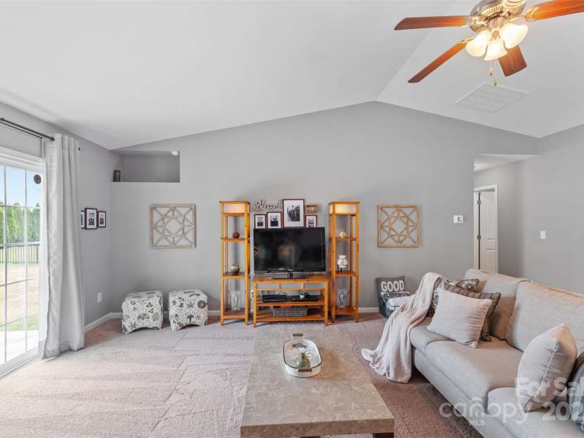 4711 William Caldwell Avenue, Charlotte, NC 28213.  MLS# CAR4289224, YatesRealty ID 32598. 