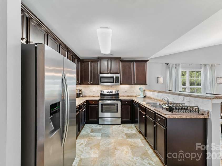 4711 William Caldwell Avenue, Charlotte, NC 28213.  MLS# CAR4289224, YatesRealty ID 32598. Kitchen