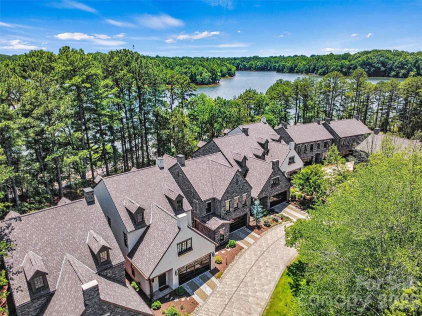 318 Ambleside Village Lane, Davidson, NC 28036.  MLS# CAR4397081, YatesRealty ID 32599. 