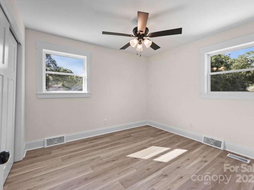 321 14th Street, Salisbury, NC 28144.  MLS# CAR4300897, YatesRealty ID 326. 