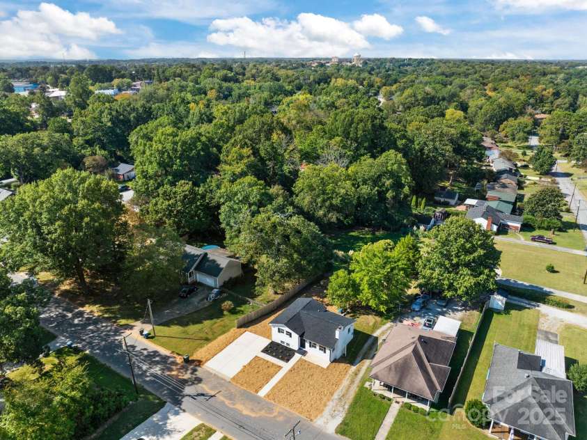 321 14th Street, Salisbury, NC 28144.  MLS# CAR4300897, YatesRealty ID 326. 