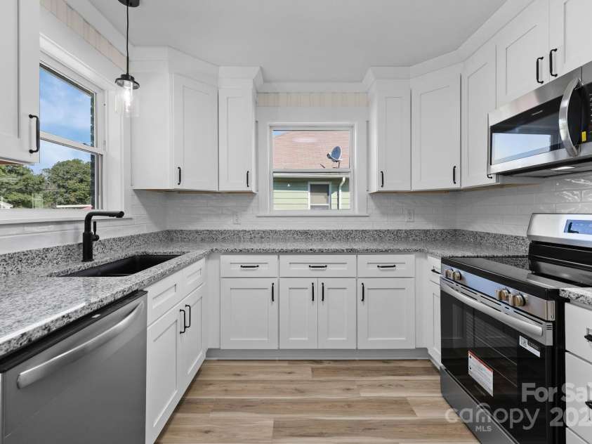 321 14th Street, Salisbury, NC 28144.  MLS# CAR4300897, YatesRealty ID 326. 