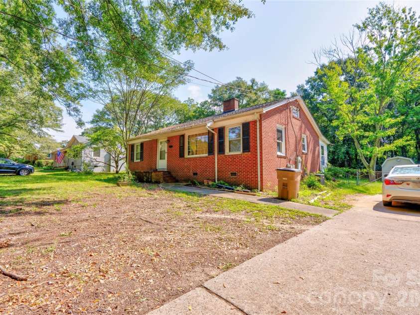 327 Woodside Drive, Shelby, NC 28150.  MLS# CAR4293459, YatesRealty ID 326. Add'l View