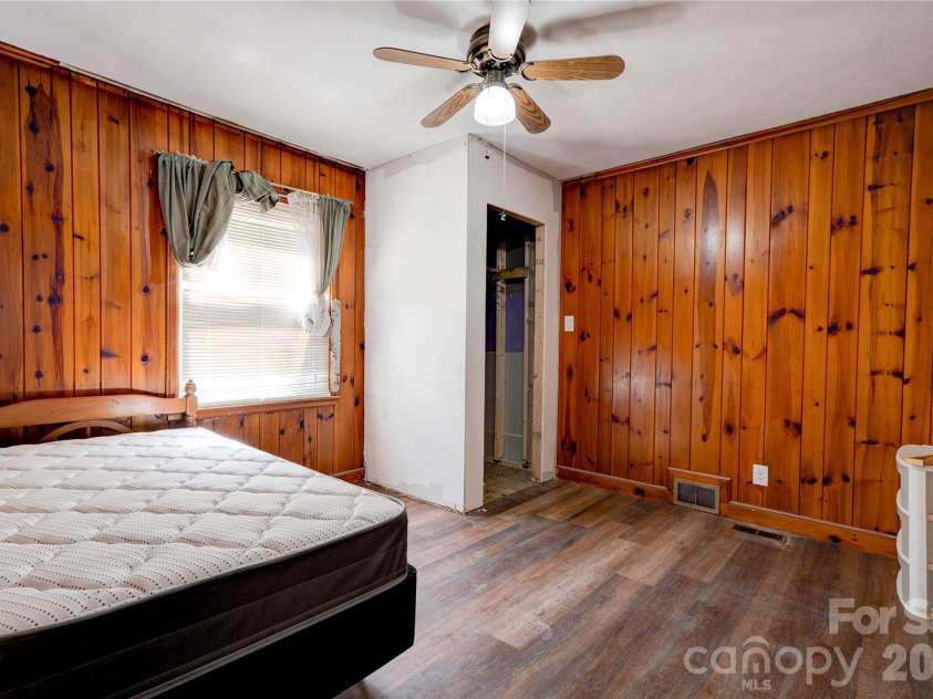 327 Woodside Drive, Shelby, NC 28150.  MLS# CAR4293459, YatesRealty ID 326. Bedroom