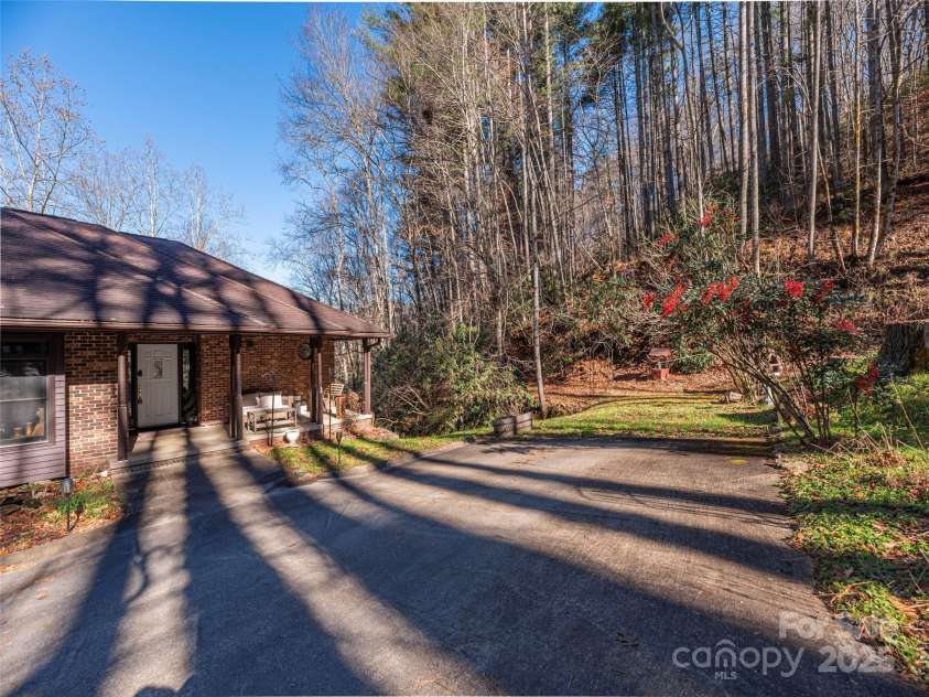 187 Turtle Creek Road, Sylva, NC 28779.  MLS# CAR4328422, YatesRealty ID 3260. 