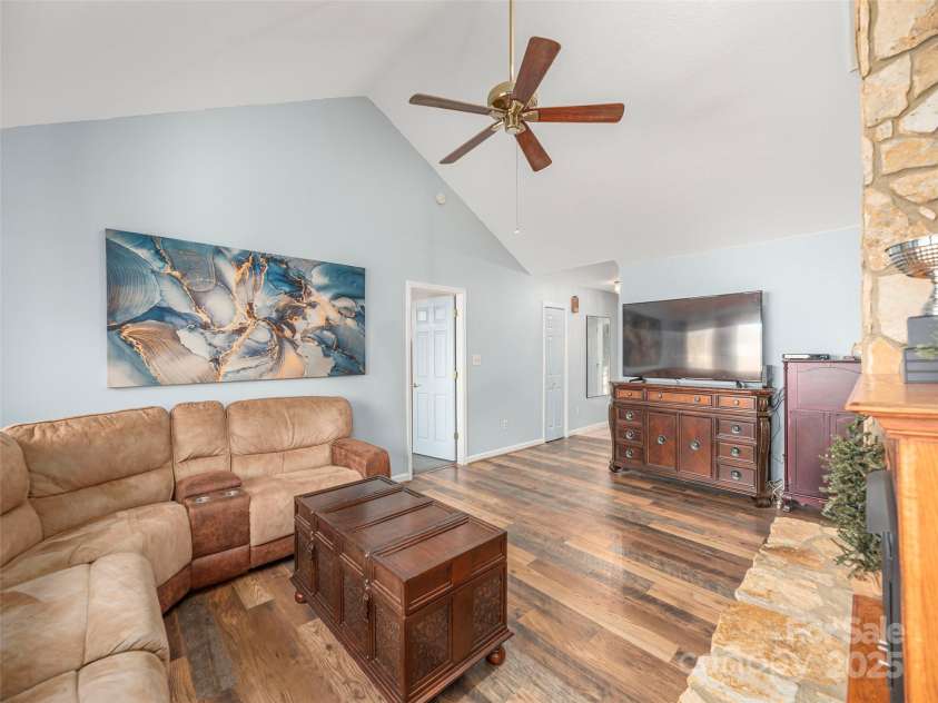 187 Turtle Creek Road, Sylva, NC 28779.  MLS# CAR4328422, YatesRealty ID 3260. 