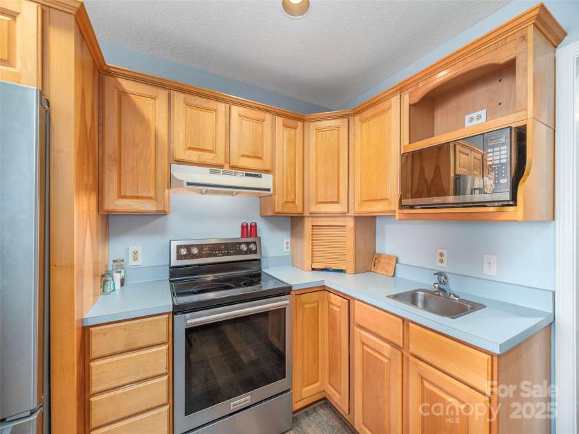 187 Turtle Creek Road, Sylva, NC 28779.  MLS# CAR4328422, YatesRealty ID 3260. 