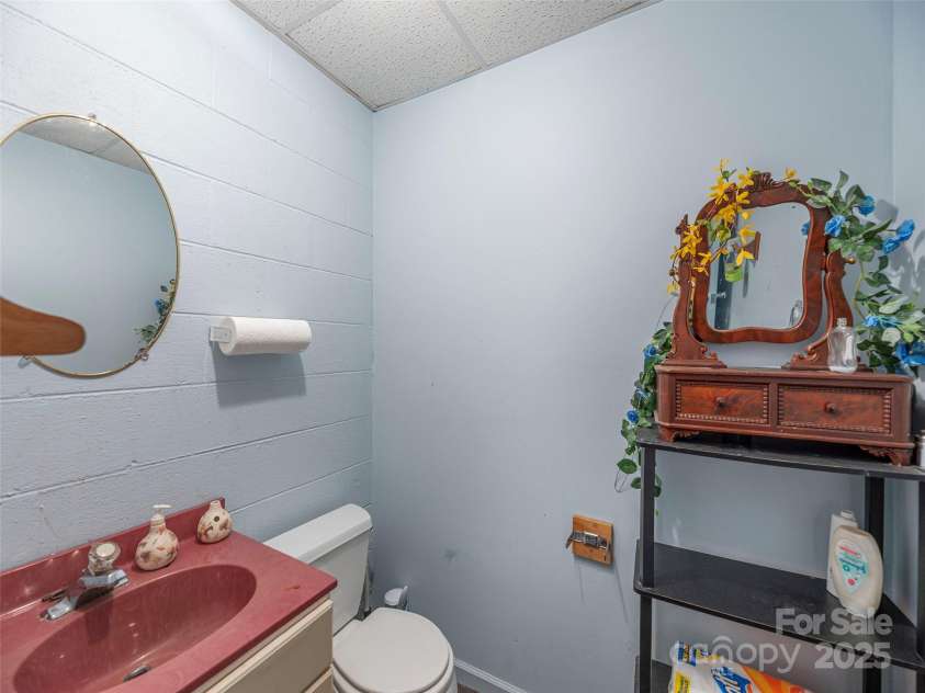 187 Turtle Creek Road, Sylva, NC 28779.  MLS# CAR4328422, YatesRealty ID 3260. 