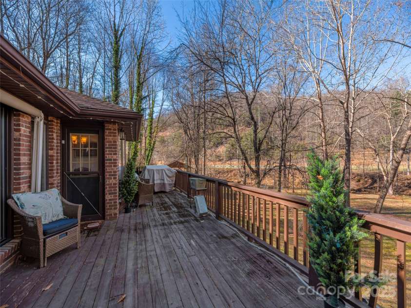 187 Turtle Creek Road, Sylva, NC 28779.  MLS# CAR4328422, YatesRealty ID 3260. 