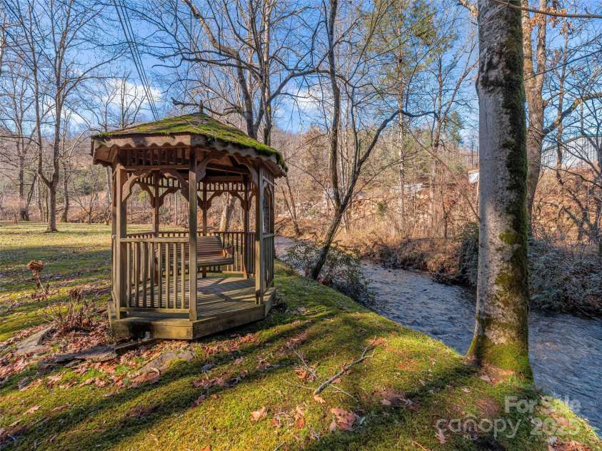 187 Turtle Creek Road, Sylva, NC 28779.  MLS# CAR4328422, YatesRealty ID 3260. 