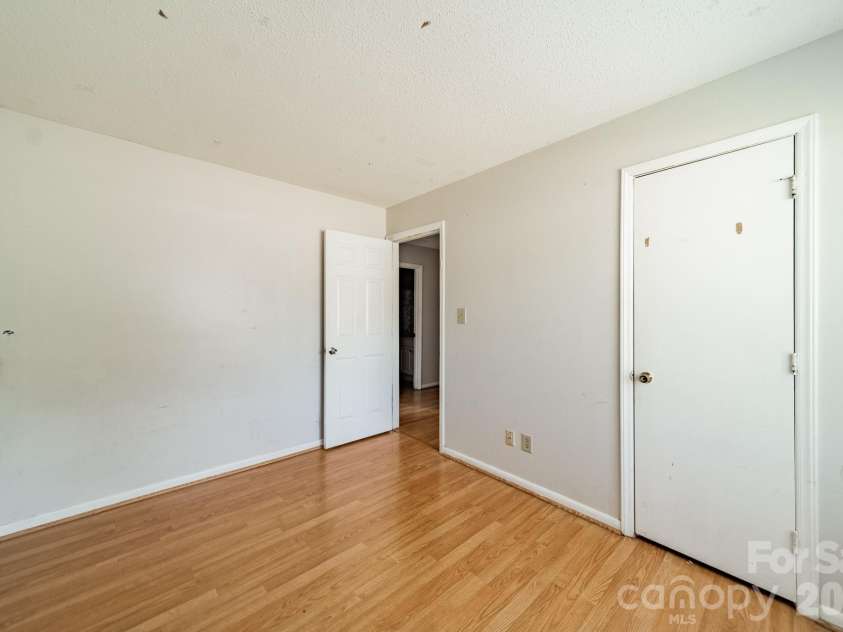 9519 University Terrace Drive, Charlotte, NC 28262.  MLS# CAR4396994, YatesRealty ID 32600. 
