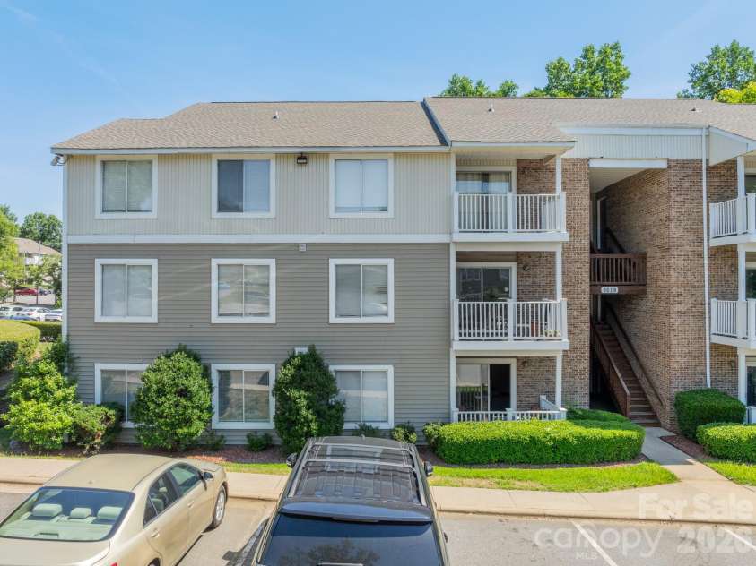 9519 University Terrace Drive, Charlotte, NC 28262.  MLS# CAR4424801, YatesRealty ID 32600. 