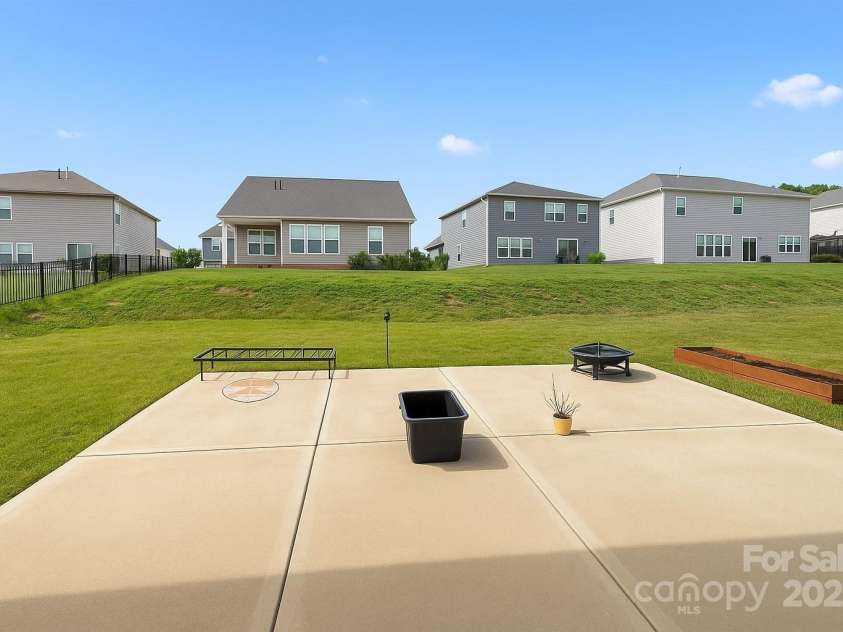 3833 Crossbane Street, Kannapolis, NC 28081.  MLS# CAR4267318, YatesRealty ID 32601. 