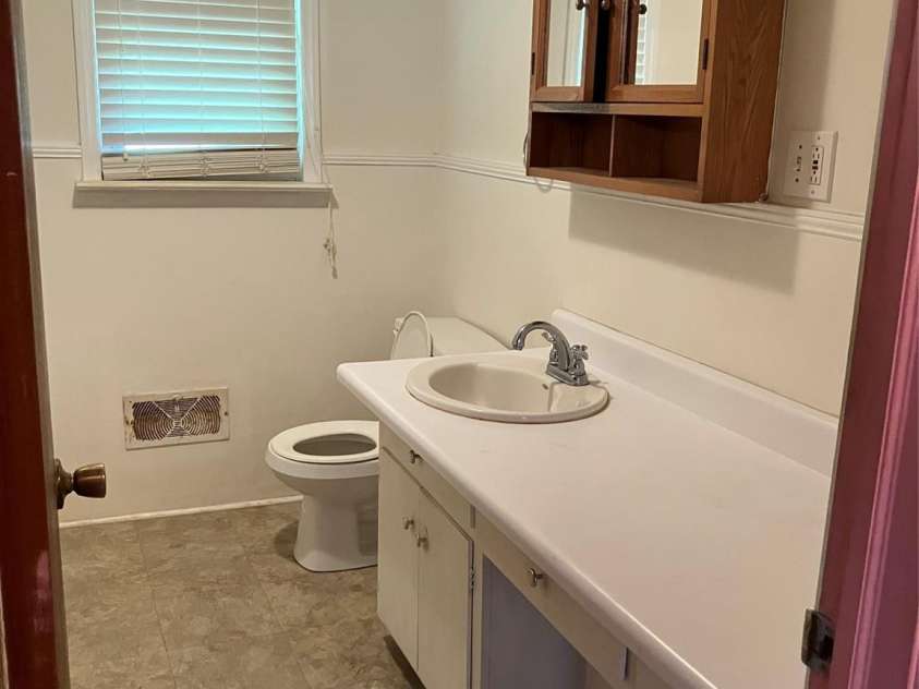 10663 Island Creek Road, Stanfield, NC 28163.  MLS# CAR4397000, YatesRealty ID 32602. Bathroom
