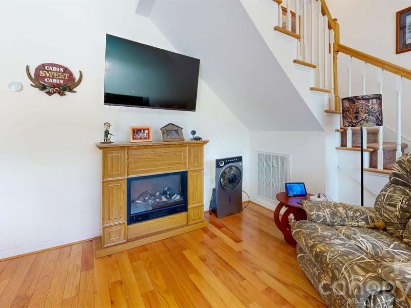 6917 Walnut Grove Church Road, Hurdle Mills, NC 27541.  MLS# CAR4397208, YatesRealty ID 32604. 