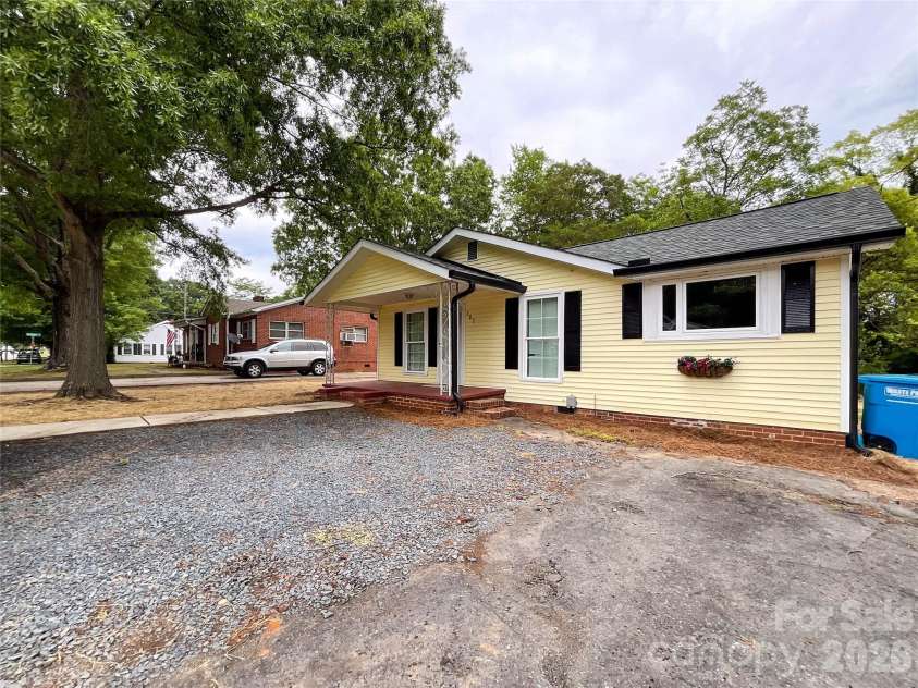 307 Leonard Avenue, Albemarle, NC 28001.  MLS# CAR4394621, YatesRealty ID 32605. 